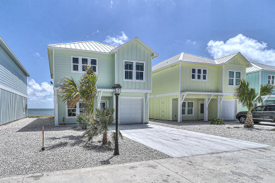 Lake House Waterfront,Community Pool, Personal Hottub,Walk to Bars, Restaurants and Pier, , on Gulf of Mexico - Aransas Bay in Texas - Lakehouse Vacation Rental - Lake Home for rent on LakeHouseVacations.com