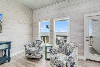 Lake House Waterfront,Community Pool, Personal Hottub,Walk to Bars, Restaurants and Pier, , on Gulf of Mexico - Aransas Bay in Texas - Lakehouse Vacation Rental - Lake Home for rent on LakeHouseVacations.com