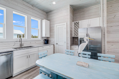 Lake House Waterfront,Community Pool, Personal Hottub,Walk to Bars, Restaurants and Pier, , on Gulf of Mexico - Aransas Bay in Texas - Lakehouse Vacation Rental - Lake Home for rent on LakeHouseVacations.com