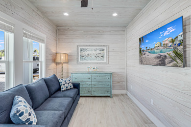 Lake House Waterfront,Community Pool, Personal Hottub,Walk to Bars, Restaurants and Pier, , on Gulf of Mexico - Aransas Bay in Texas - Lakehouse Vacation Rental - Lake Home for rent on LakeHouseVacations.com