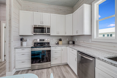 Lake House Waterfront,Community Pool, Personal Hottub,Walk to Bars, Restaurants and Pier, , on Gulf of Mexico - Aransas Bay in Texas - Lakehouse Vacation Rental - Lake Home for rent on LakeHouseVacations.com