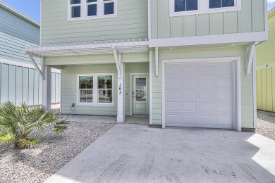 Lake House Waterfront,Community Pool, Personal Hottub,Walk to Bars, Restaurants and Pier, , on Gulf of Mexico - Aransas Bay in Texas - Lakehouse Vacation Rental - Lake Home for rent on LakeHouseVacations.com
