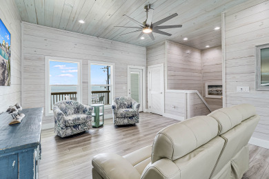 Lake House Waterfront,Community Pool, Personal Hottub,Walk to Bars, Restaurants and Pier, , on Gulf of Mexico - Aransas Bay in Texas - Lakehouse Vacation Rental - Lake Home for rent on LakeHouseVacations.com