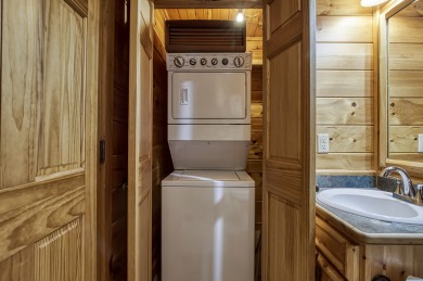  Ad# 22943 lake house for rent on LakeHouseVacations.com, lakehouse, lake home rental, lakehome for rent, vacation, holiday, lodging, lake