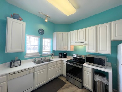 Lake House Splash into summer at Barton's Beach House-Pool and steps away from the beach, , on Gulf of Mexico - Gulf Shores in Alabama - Lakehouse Vacation Rental - Lake Home for rent on LakeHouseVacations.com