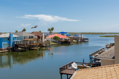 Lake House Pet-Friendly Waterfront Getaway w Stunning Views, Sundeck & Garage Access, , on Gulf of Mexico - Corpus Christi in Texas - Lakehouse Vacation Rental - Lake Home for rent on LakeHouseVacations.com