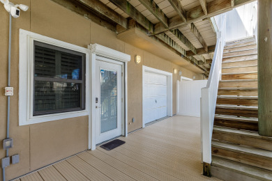 Lake House Pet-Friendly Waterfront Getaway w Stunning Views, Sundeck & Garage Access, , on Gulf of Mexico - Corpus Christi in Texas - Lakehouse Vacation Rental - Lake Home for rent on LakeHouseVacations.com