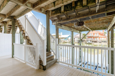 Lake House Pet-Friendly Waterfront Getaway w Stunning Views, Sundeck & Garage Access, , on Gulf of Mexico - Corpus Christi in Texas - Lakehouse Vacation Rental - Lake Home for rent on LakeHouseVacations.com
