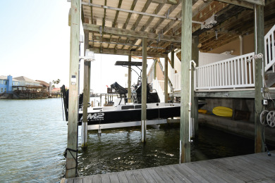 Lake House Pet-Friendly Waterfront Getaway w Stunning Views, Sundeck & Garage Access, , on Gulf of Mexico - Corpus Christi in Texas - Lakehouse Vacation Rental - Lake Home for rent on LakeHouseVacations.com