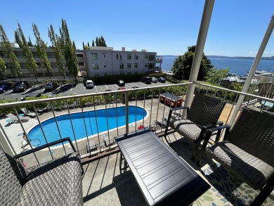 Lake House Lakeview condo steps to famous Lake Street, Kirkland, , on Lake Washington in Washington - Lakehouse Vacation Rental - Lake Home for rent on LakeHouseVacations.com