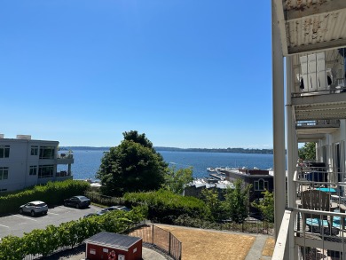 Lake House Lakeview condo steps to famous Lake Street, Kirkland, , on Lake Washington in Washington - Lakehouse Vacation Rental - Lake Home for rent on LakeHouseVacations.com