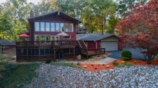 Lake House Kentucky Lake Chalet, , on Kentucky Lake in Kentucky - Lakehouse Vacation Rental - Lake Home for rent on LakeHouseVacations.com