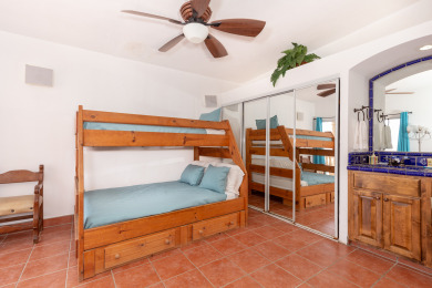  Ad# 22998 lake house for rent on LakeHouseVacations.com, lakehouse, lake home rental, lakehome for rent, vacation, holiday, lodging, lake