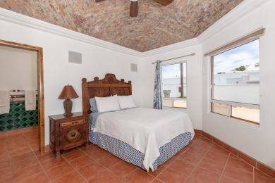  Ad# 22998 lake house for rent on LakeHouseVacations.com, lakehouse, lake home rental, lakehome for rent, vacation, holiday, lodging, lake