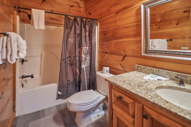  Ad# 23010 lake house for rent on LakeHouseVacations.com, lakehouse, lake home rental, lakehome for rent, vacation, holiday, lodging, lake