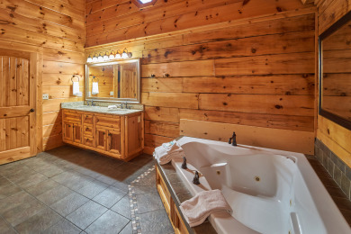  Ad# 23010 lake house for rent on LakeHouseVacations.com, lakehouse, lake home rental, lakehome for rent, vacation, holiday, lodging, lake