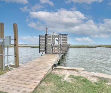 Lake House Tranquil Bay! Pool, Pier, Tennis Courts, Boat Slips, BBQ and so much more!, , on Gulf of Mexico - Aransas Bay in Texas - Lakehouse Vacation Rental - Lake Home for rent on LakeHouseVacations.com