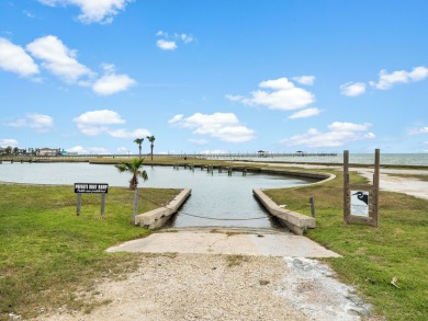 Lake House Tranquil Bay! Pool, Pier, Tennis Courts, Boat Slips, BBQ and so much more!, , on Gulf of Mexico - Aransas Bay in Texas - Lakehouse Vacation Rental - Lake Home for rent on LakeHouseVacations.com