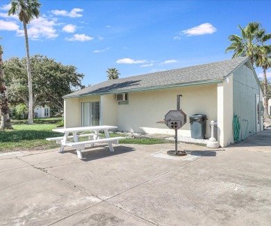Lake House Tranquil Bay! Pool, Pier, Tennis Courts, Boat Slips, BBQ and so much more!, , on Gulf of Mexico - Aransas Bay in Texas - Lakehouse Vacation Rental - Lake Home for rent on LakeHouseVacations.com
