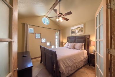 Lake House NEW UNIQUE LAKEFRONT LISTING! Waters edge at Lake Dunlap., , on Guadalupe River - Guadalupe County in Texas - Lakehouse Vacation Rental - Lake Home for rent on LakeHouseVacations.com