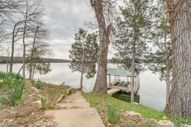 Lake House Above Nashville Lakeside Modern I Old Hickory Lake Modern EventsI Services, , on Old Hickory Lake in Tennessee - Lakehouse Vacation Rental - Lake Home for rent on LakeHouseVacations.com