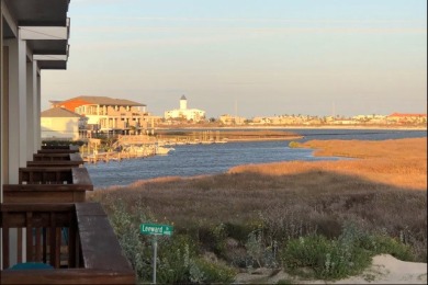 Lake House Pet-Friendly Townhome with Two Heated Pools & Walking Distance to the Beach , , on Gulf of Mexico - Corpus Christi in Texas - Lakehouse Vacation Rental - Lake Home for rent on LakeHouseVacations.com