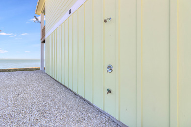 Lake House Waterfront,Community Pool, Personal Hottub,Walk to Bars, Restaurants and Pier, , on Gulf of Mexico - Aransas Bay in Texas - Lakehouse Vacation Rental - Lake Home for rent on LakeHouseVacations.com