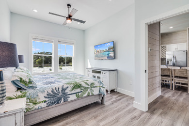 Lake House Waterfront,Community Pool, Personal Hottub,Walk to Bars, Restaurants and Pier, , on Gulf of Mexico - Aransas Bay in Texas - Lakehouse Vacation Rental - Lake Home for rent on LakeHouseVacations.com