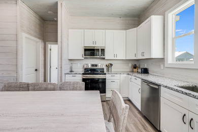 Lake House Waterfront,Community Pool, Personal Hottub,Walk to Bars, Restaurants and Pier, , on Gulf of Mexico - Aransas Bay in Texas - Lakehouse Vacation Rental - Lake Home for rent on LakeHouseVacations.com