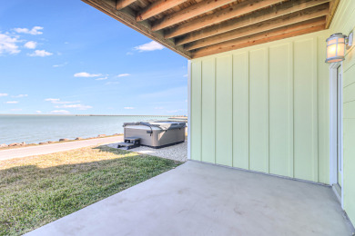 Lake House Waterfront,Community Pool, Personal Hottub,Walk to Bars, Restaurants and Pier, , on Gulf of Mexico - Aransas Bay in Texas - Lakehouse Vacation Rental - Lake Home for rent on LakeHouseVacations.com