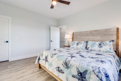 Lake House Waterfront,Community Pool, Personal Hottub,Walk to Bars, Restaurants and Pier, , on Gulf of Mexico - Aransas Bay in Texas - Lakehouse Vacation Rental - Lake Home for rent on LakeHouseVacations.com