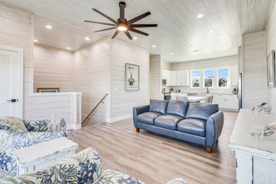 Lake House Waterfront,Community Pool, Personal Hottub,Walk to Bars, Restaurants and Pier, , on Gulf of Mexico - Aransas Bay in Texas - Lakehouse Vacation Rental - Lake Home for rent on LakeHouseVacations.com
