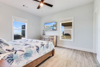 Lake House Waterfront,Community Pool, Personal Hottub,Walk to Bars, Restaurants and Pier, , on Gulf of Mexico - Aransas Bay in Texas - Lakehouse Vacation Rental - Lake Home for rent on LakeHouseVacations.com