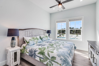 Lake House Waterfront,Community Pool, Personal Hottub,Walk to Bars, Restaurants and Pier, , on Gulf of Mexico - Aransas Bay in Texas - Lakehouse Vacation Rental - Lake Home for rent on LakeHouseVacations.com