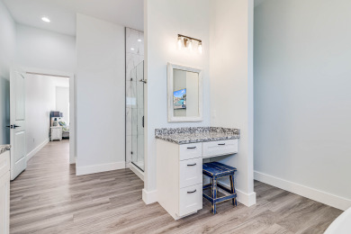 Lake House Waterfront,Community Pool, Personal Hottub,Walk to Bars, Restaurants and Pier, , on Gulf of Mexico - Aransas Bay in Texas - Lakehouse Vacation Rental - Lake Home for rent on LakeHouseVacations.com