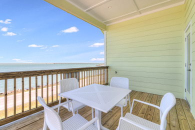 Lake House Waterfront,Community Pool, Personal Hottub,Walk to Bars, Restaurants and Pier, , on Gulf of Mexico - Aransas Bay in Texas - Lakehouse Vacation Rental - Lake Home for rent on LakeHouseVacations.com