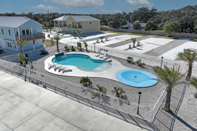 Lake House Waterfront,Community Pool, Walk to Bars, Restaurants and Pier, , on Gulf of Mexico - Aransas Bay in Texas - Lakehouse Vacation Rental - Lake Home for rent on LakeHouseVacations.com
