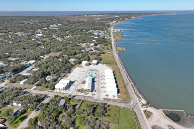Lake House Waterfront,Community Pool, Walk to Bars, Restaurants and Pier, , on Gulf of Mexico - Aransas Bay in Texas - Lakehouse Vacation Rental - Lake Home for rent on LakeHouseVacations.com