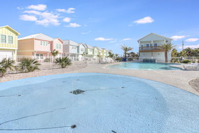 Lake House Waterfront,Community Pool, Walk to Bars, Restaurants and Pier, , on Gulf of Mexico - Aransas Bay in Texas - Lakehouse Vacation Rental - Lake Home for rent on LakeHouseVacations.com