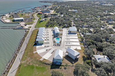 Lake House Waterfront,Community Pool, Walk to Bars, Restaurants and Pier, , on Gulf of Mexico - Aransas Bay in Texas - Lakehouse Vacation Rental - Lake Home for rent on LakeHouseVacations.com