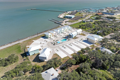 Lake House Waterfront,Community Pool, Walk to Bars, Restaurants and Pier, , on Gulf of Mexico - Aransas Bay in Texas - Lakehouse Vacation Rental - Lake Home for rent on LakeHouseVacations.com