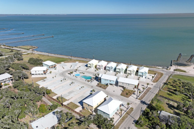 Lake House Waterfront,Community Pool, Walk to Bars, Restaurants and Pier, , on Gulf of Mexico - Aransas Bay in Texas - Lakehouse Vacation Rental - Lake Home for rent on LakeHouseVacations.com