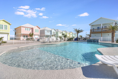 Lake House Waterfront,Community Pool, Walk to Bars, Restaurants and Pier, , on Gulf of Mexico - Aransas Bay in Texas - Lakehouse Vacation Rental - Lake Home for rent on LakeHouseVacations.com