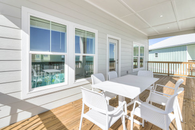 Lake House Waterfront,Community Pool, Walk to Bars, Restaurants and Pier, , on Gulf of Mexico - Aransas Bay in Texas - Lakehouse Vacation Rental - Lake Home for rent on LakeHouseVacations.com