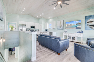 Lake House Waterfront,Community Pool, Walk to Bars, Restaurants and Pier, , on Gulf of Mexico - Aransas Bay in Texas - Lakehouse Vacation Rental - Lake Home for rent on LakeHouseVacations.com