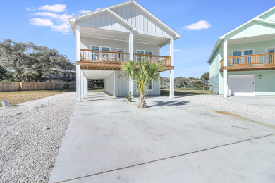 Lake House Waterfront,Community Pool, Walk to Bars, Restaurants and Pier, , on Gulf of Mexico - Aransas Bay in Texas - Lakehouse Vacation Rental - Lake Home for rent on LakeHouseVacations.com