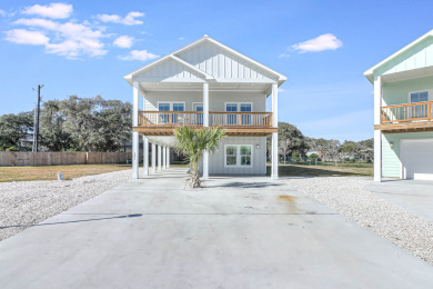 Lake House Waterfront,Community Pool, Walk to Bars, Restaurants and Pier, , on Gulf of Mexico - Aransas Bay in Texas - Lakehouse Vacation Rental - Lake Home for rent on LakeHouseVacations.com