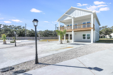 Lake House Waterfront,Community Pool, Walk to Bars, Restaurants and Pier, , on Gulf of Mexico - Aransas Bay in Texas - Lakehouse Vacation Rental - Lake Home for rent on LakeHouseVacations.com