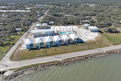Lake House Waterfront,Community Pool, Walk to Bars, Restaurants and Pier, , on Gulf of Mexico - Aransas Bay in Texas - Lakehouse Vacation Rental - Lake Home for rent on LakeHouseVacations.com