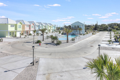 Lake House Waterfront,Community Pool, Walk to Bars, Restaurants and Pier, , on Gulf of Mexico - Aransas Bay in Texas - Lakehouse Vacation Rental - Lake Home for rent on LakeHouseVacations.com